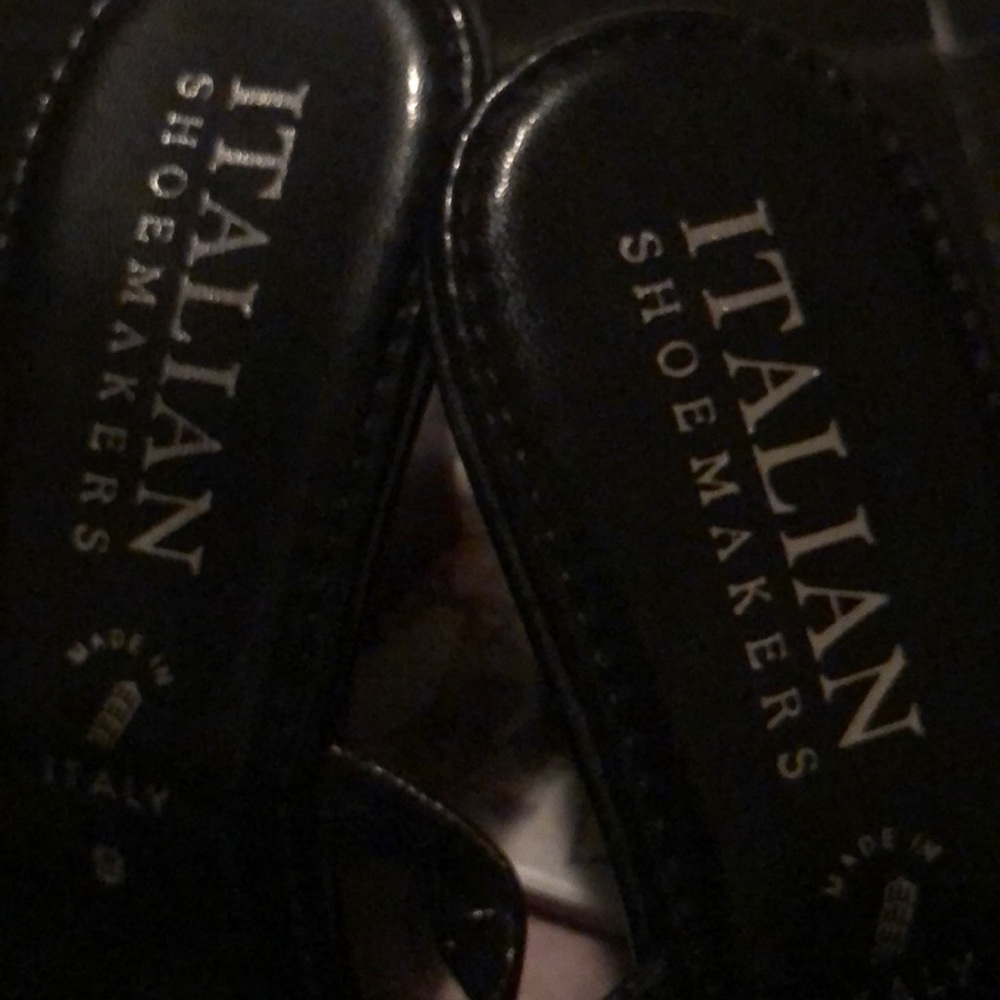 Italian shoemaker - Picture 2 of 4